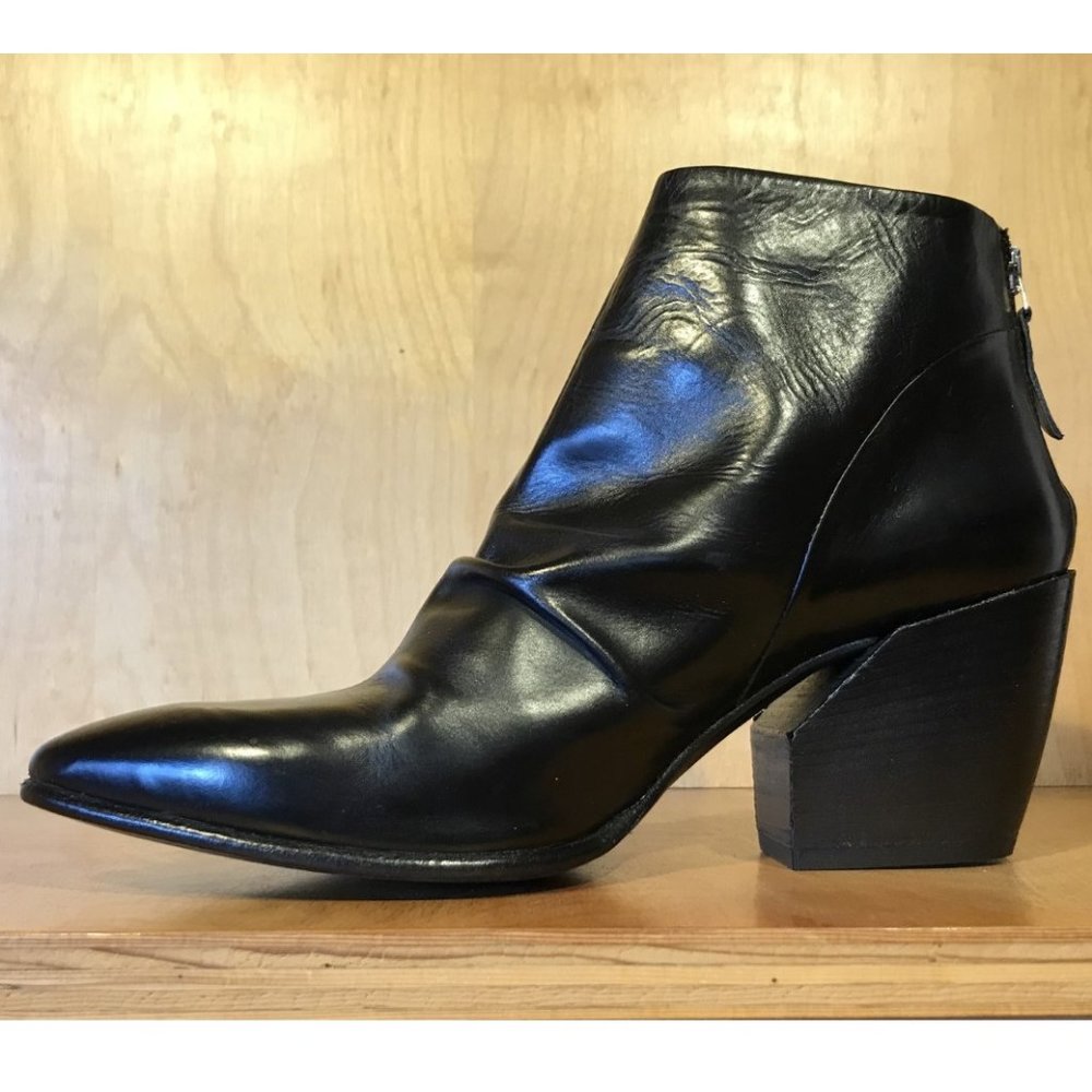 Ernesto Dolani Boot